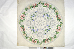 Deckentapete mit Rosette umgeben von Rocaillen und Blumenranken