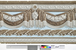 Draperiebordüre in grau-braun mit weißem Fransenband, Blütendekor und Ornamentbändern
