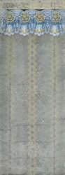 Rapporttapete, Tafel, Kat.Nr. 60 (Arnold-Katalog) mit Zackenstreifen in unterschiedlicher Ausführung in Blau auf Grau. Am oberen Rand Spitzendraperie mit floralen Raffhaltern