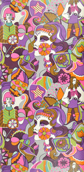 1970er: Dekortapete "Hippie" mit abstrakten Gesichtern und floralen Motiven (orange, lila, weiß, neongrün, braun etc.)