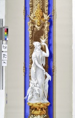 Pilaster mit den weiblichen Personifikationen der Jagd und des Fischfangs aus dem "Décor Chasse et Pêche"